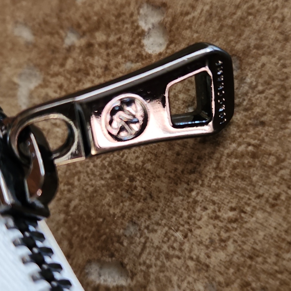 LONGCHAMP White Leather Wallet with Embossed Logo - Picture 3 of 16